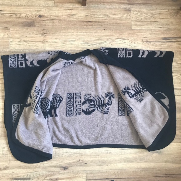 Astrological Cancer / Leo Cape - Picture 3 of 8